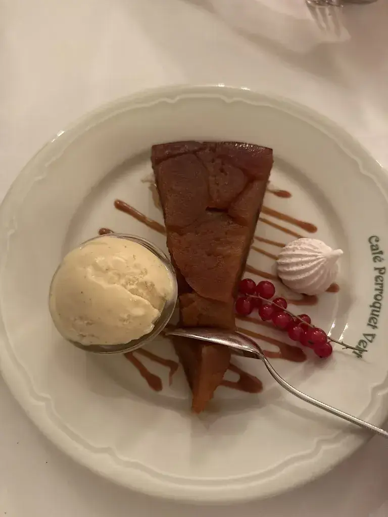 Medproyecto Europa_Café Perroquet Vert_Biel_review