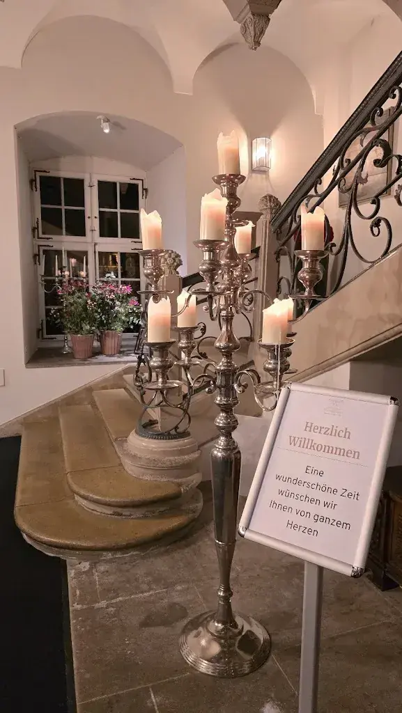 Oli Schibli_Bottmingen Castle_Bottmingen_Bewertung