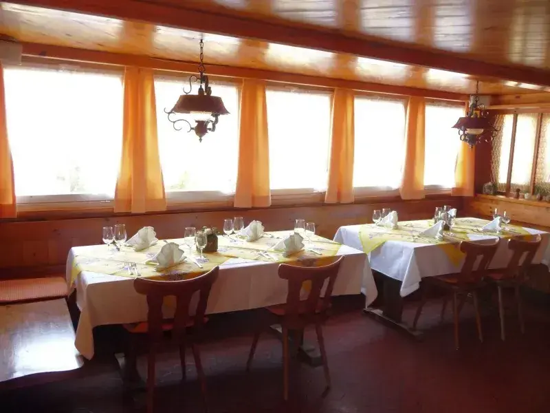 Restaurant Schäfli, Wiesen_Dreien_slider_image_1