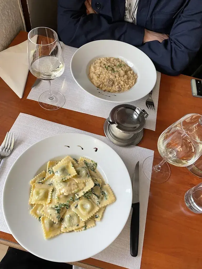 Jekaterina Rogovenko_Cavallo Bianco_Lausanne_avis