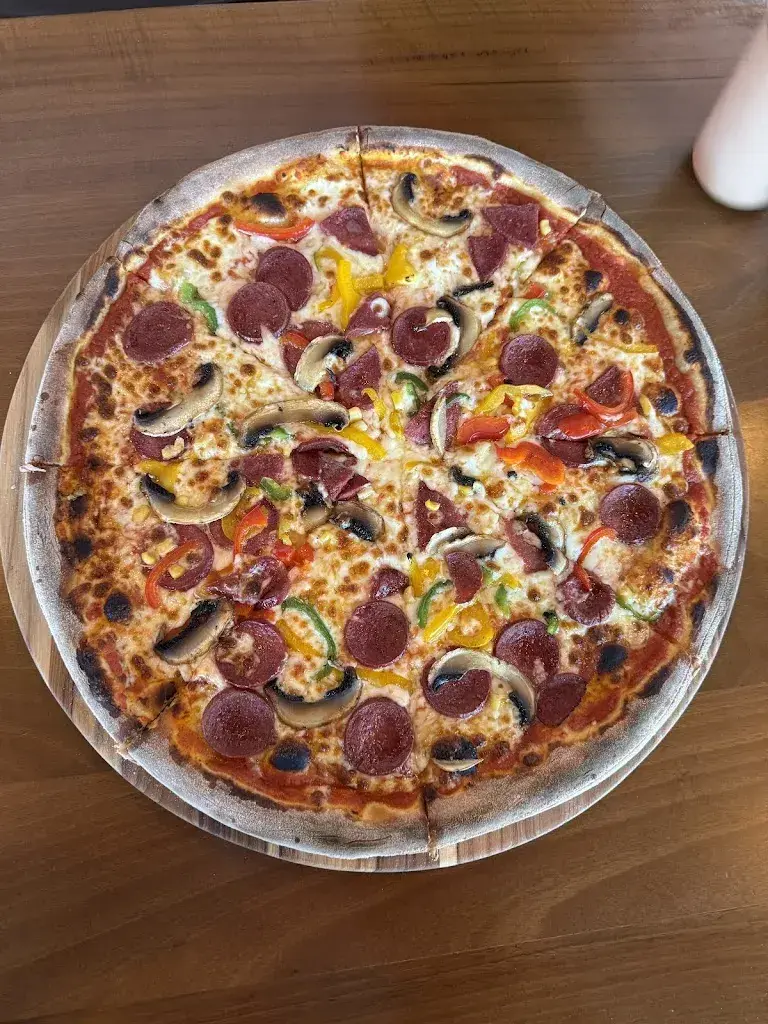 Gizem Guclu_Food Line_Wattwil_avis