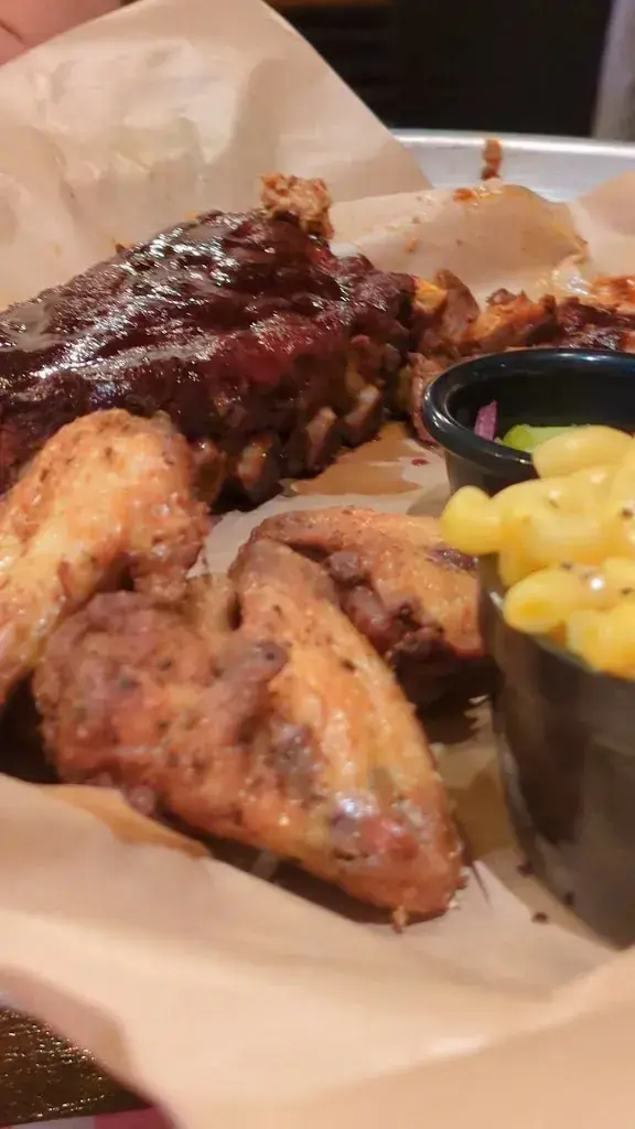 T's Barbecue Restaurant_Wil_slider_image_2