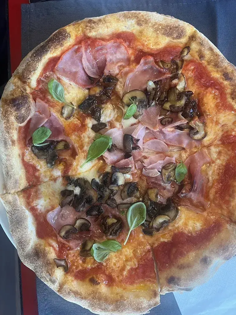 Roger Gloor_Svizzero Bistro_Affeltrangen_avis