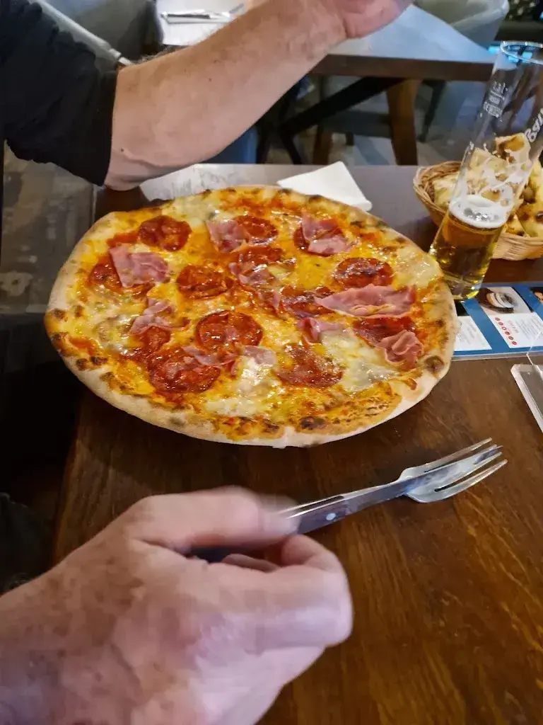 Menu_Pizzeria Piccola_Wil_image_7