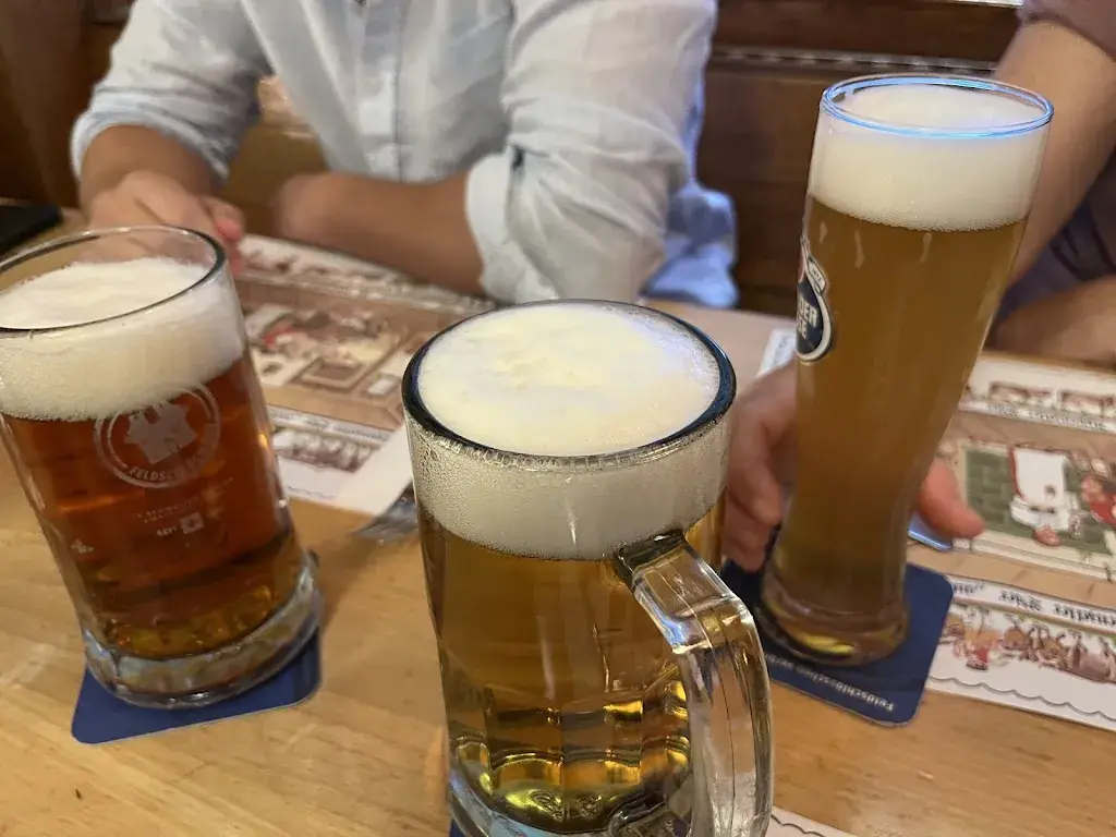 Matt Kassan_Rheinfelder Bierhalle_Zürich_reseña