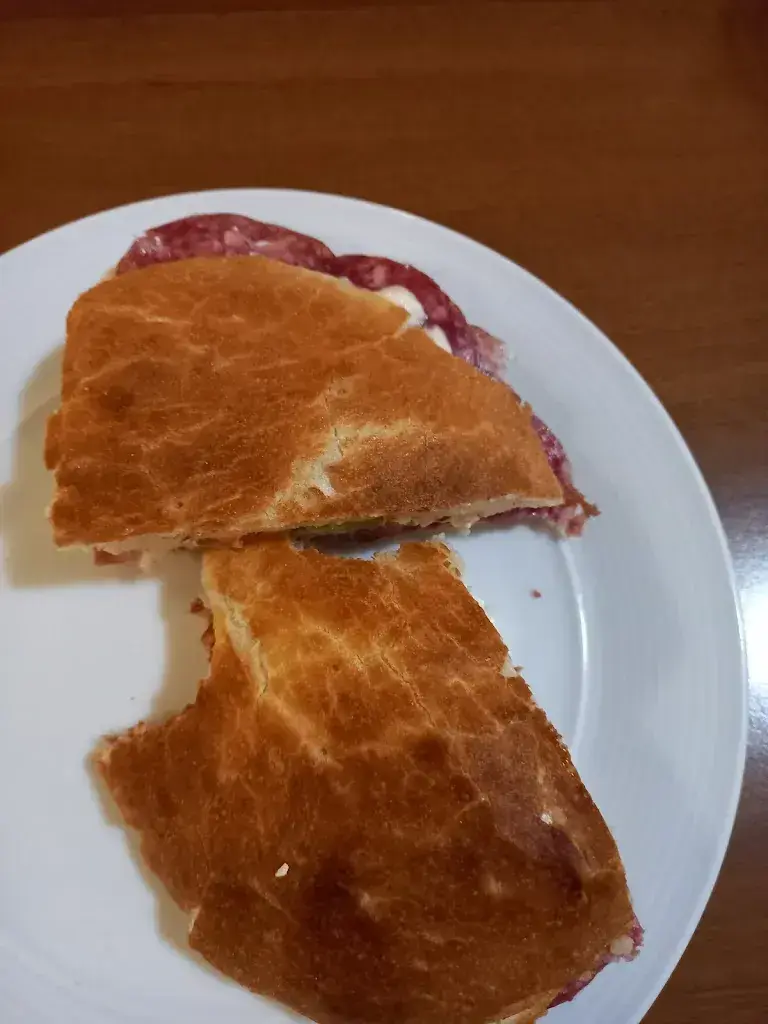 Restaurant Pizzeria Kreuz restaurant à Dotzigen