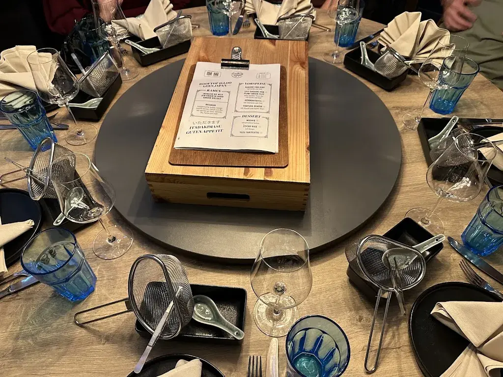 Rooftop Igloo_Bern_menu_image_1