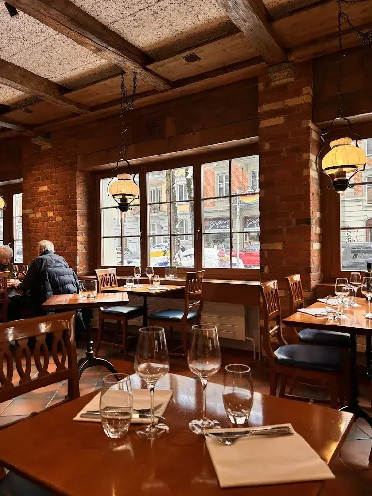 Flora Azevedo_Ristorante Grotto Ticino Pizzeria Cafiero_Bern_review