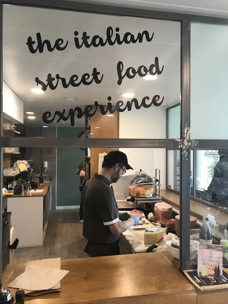 TigellaBella Nyon_Nyon_slider_image_1