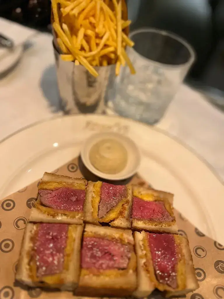 Erwin Prakuswo_Rosaly's Restaurant & Bar_Zürich_review