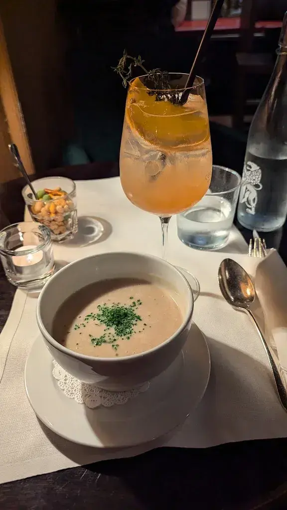 Meia Harris_Bederhof_Zürich_review