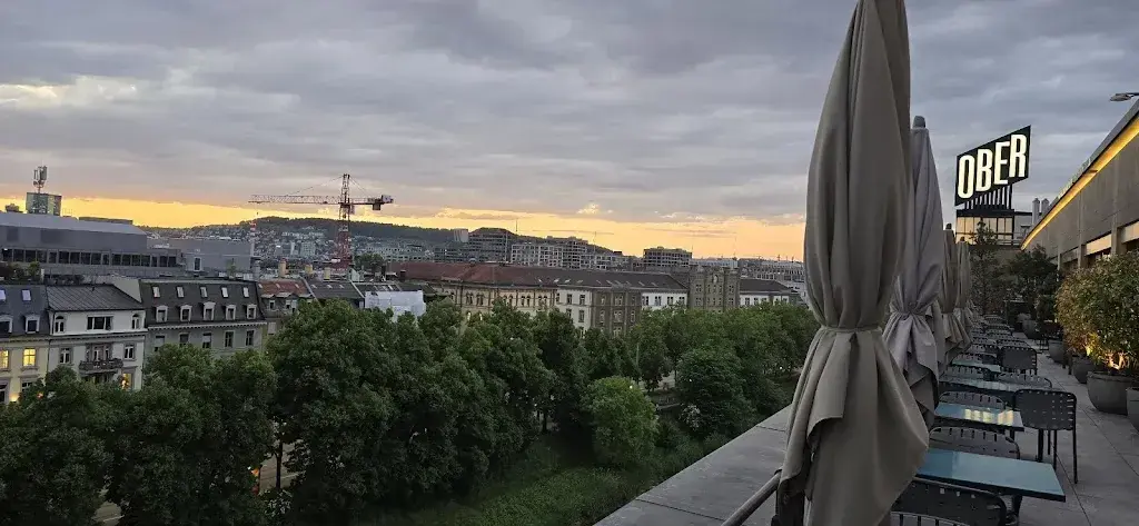 Patrick Smith_George_Zürich_review