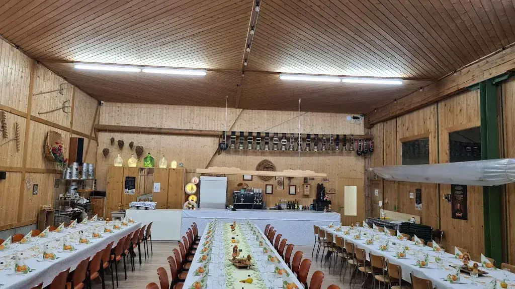 Bauernhof Gastronomie Familie Neuenschwander restaurant in Auswil