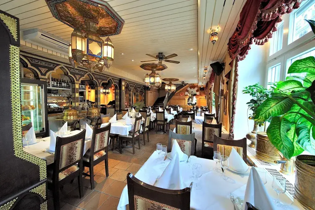 Restaurant Le Cèdre - Badenerstrasse restaurant in Zürich