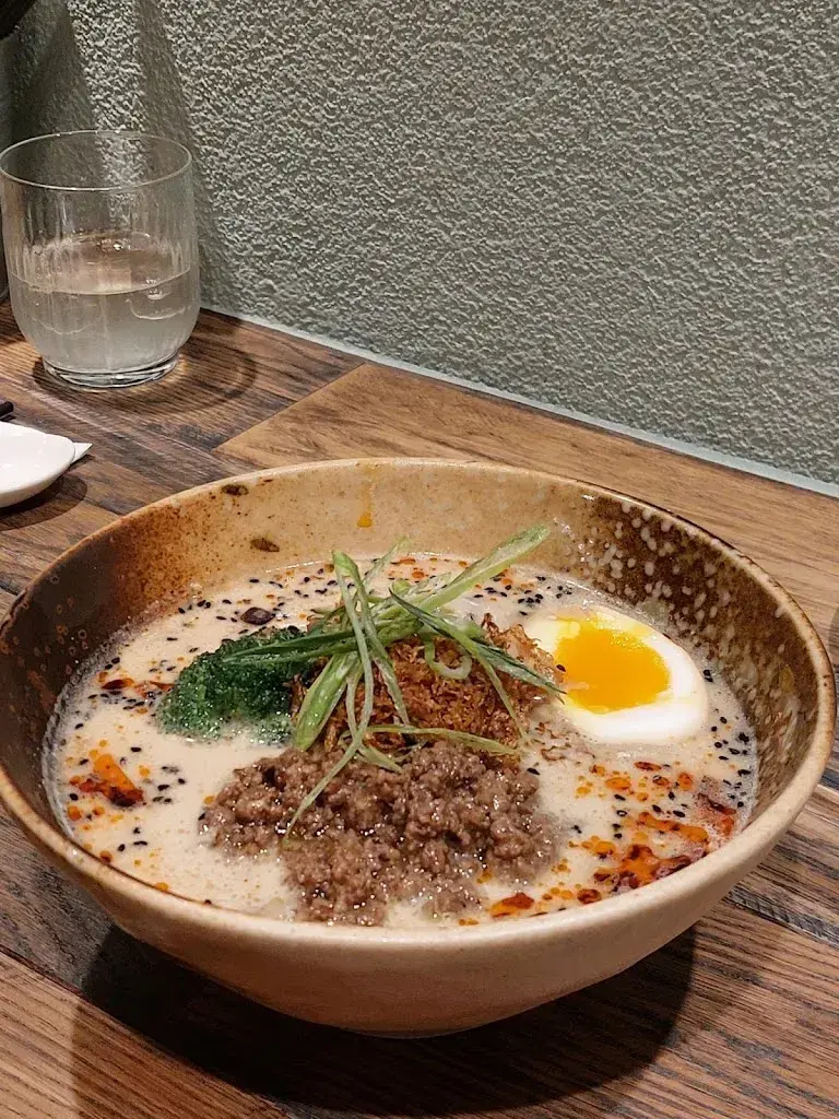 matteo brucoli_Mondo Mexican Bistro_Bern_avis