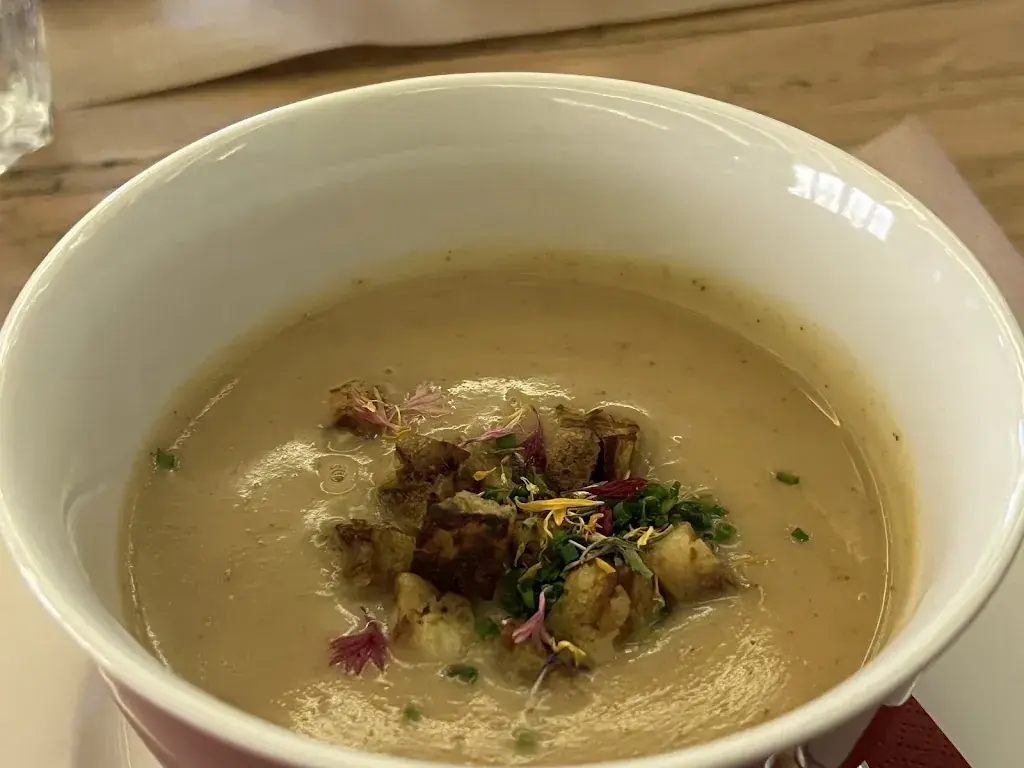 Winghung Tam_Chutz Oberbuchsiten_Oberbuchsiten_review