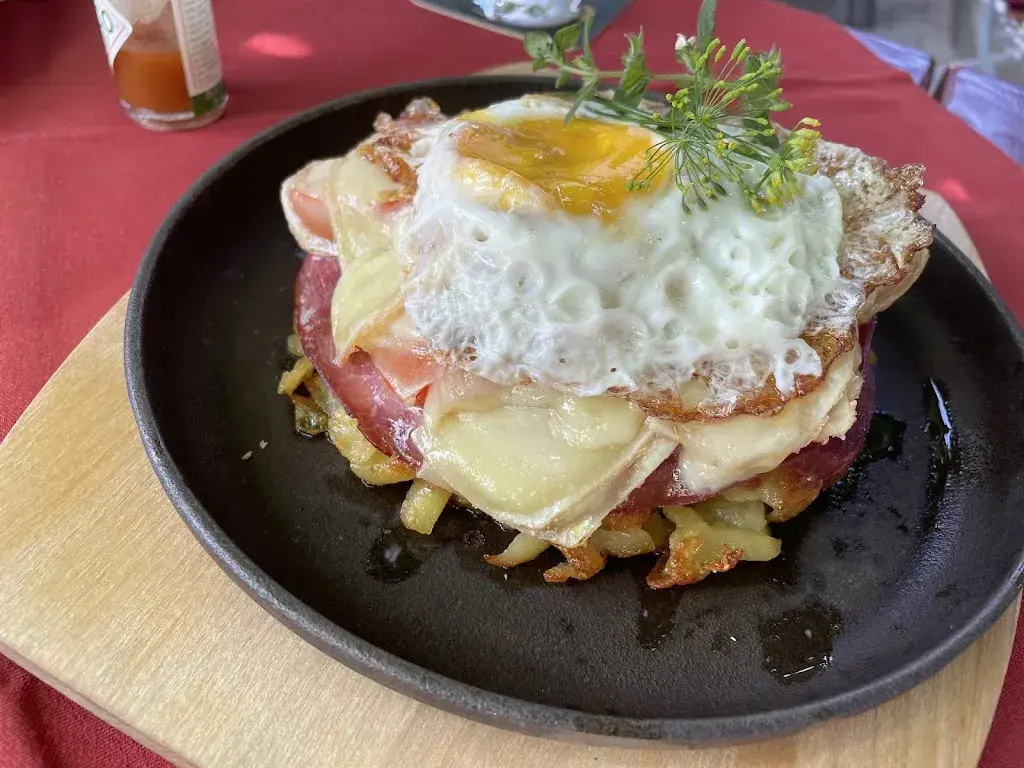 Elaine Cristina Debenedito_zum Freihof_Bachenbülach_review