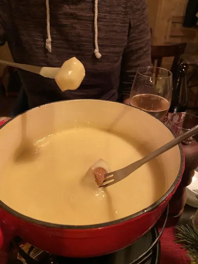 ESTEBAN PEREA NÚÑEZ_Fonduehüsli_Bülach_review