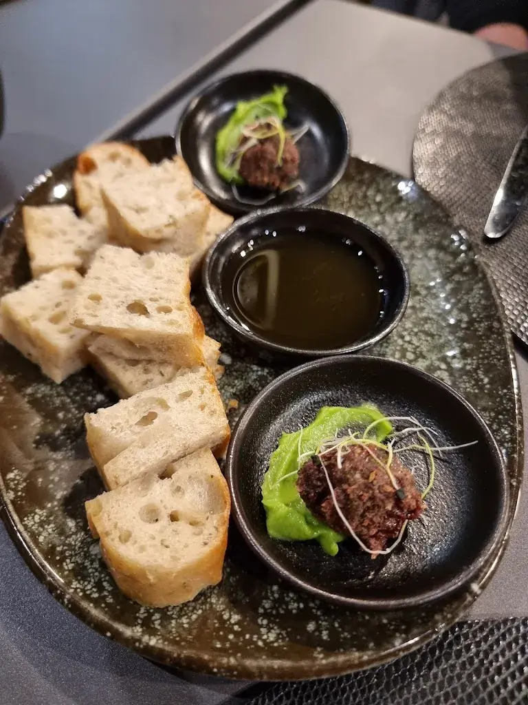 Angela Stierli_SUPERNOVA_Bern_avis