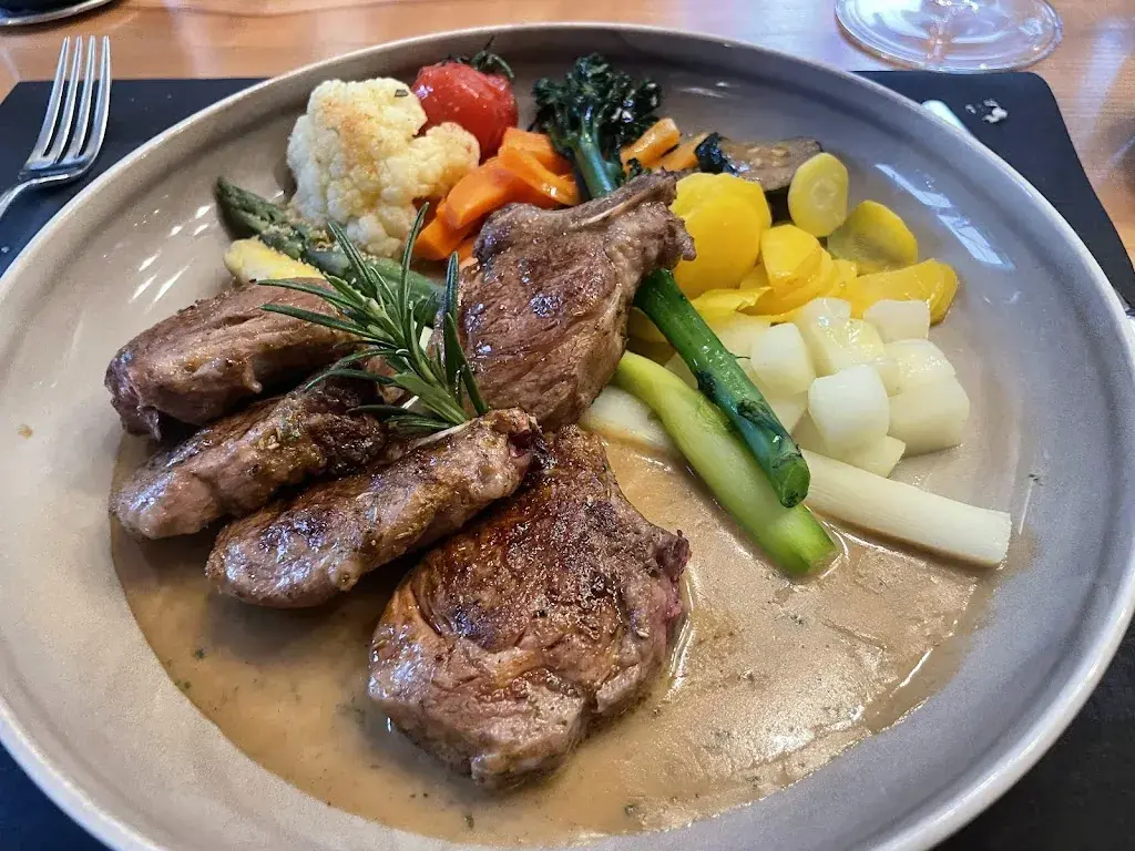 Tschortsch Zuercher_Kreuz Zuzwil_Zuzwil_review