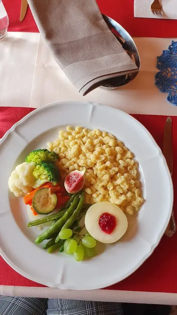 Ursi Holenstein_Lindenhof_Zuzwil_review