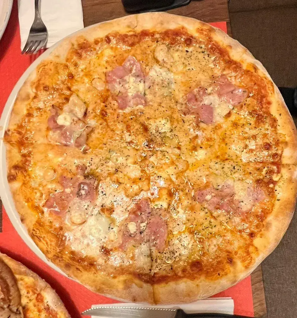 Sven Möller (Bagira1912)_Lorin Pizza_Zuzwil_review