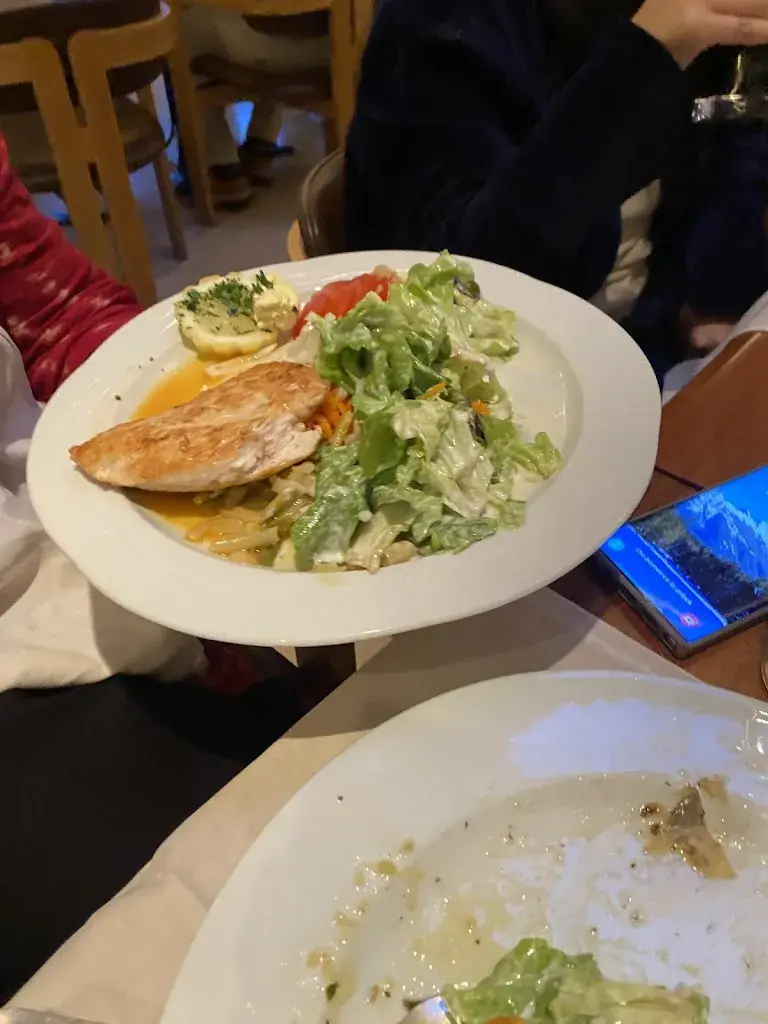 Moch Faisal Karim, PhD_Albula und Julier Restaurant_Tiefencastel_review