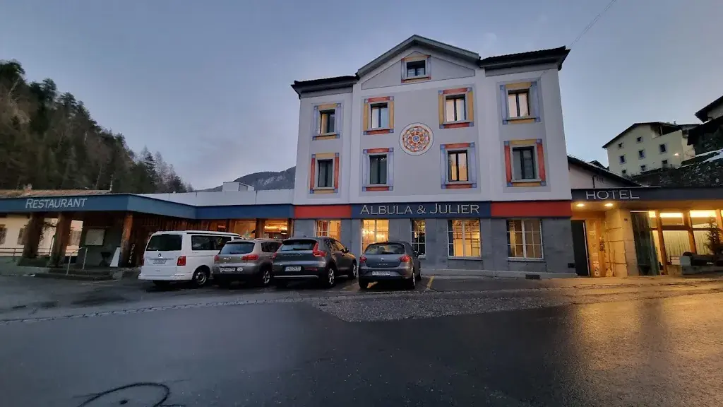 Albula und Julier Restaurant_Tiefencastel_slider_image_2