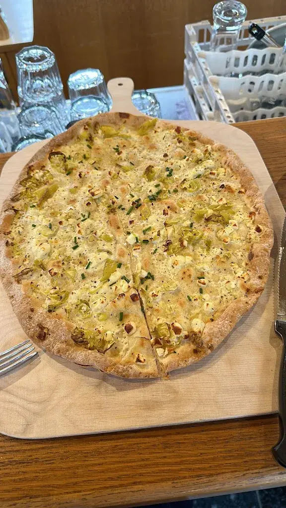 Fionn McGowan_Sonia's Express Buffet_Tiefencastel_review