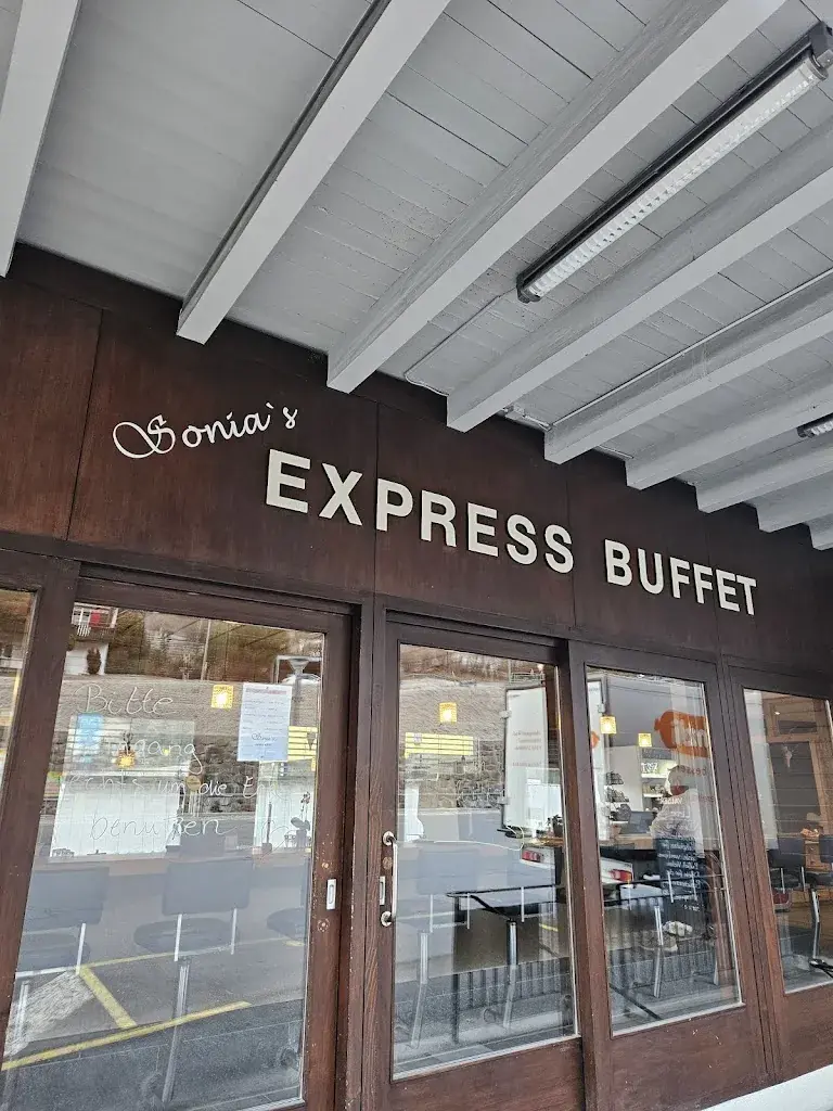 Sonia's Express Buffet_Tiefencastel_slider_image_3