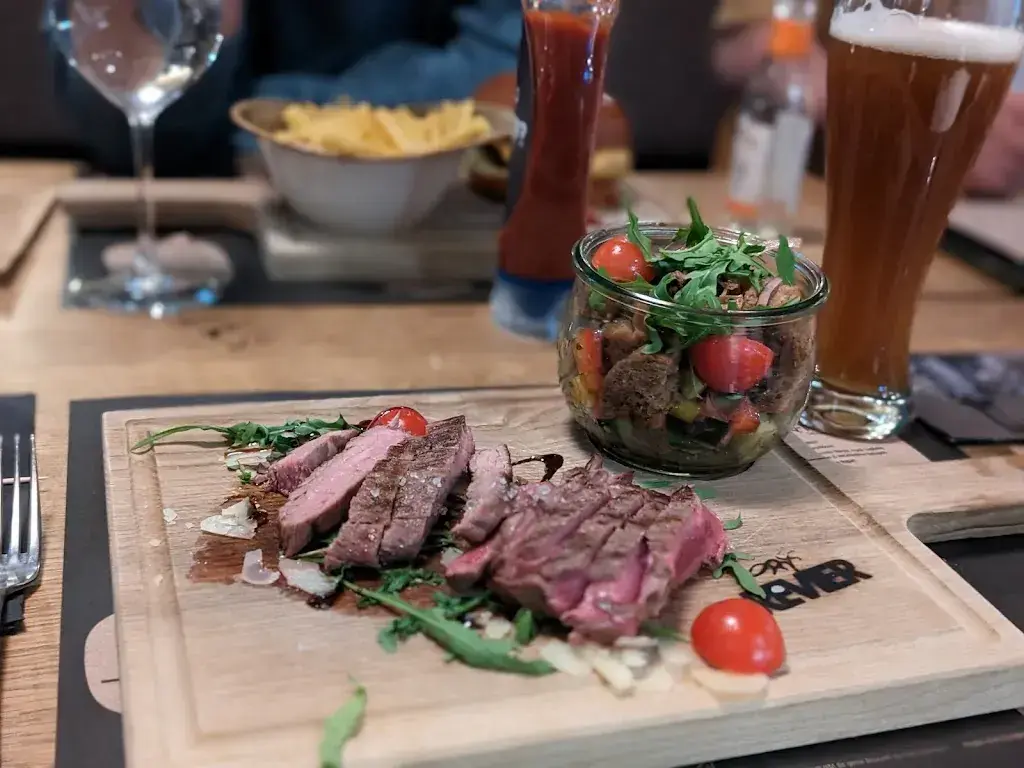 Aaron Meder_Revier Bar & Grill Lenzerheide_Lenzerheide_review