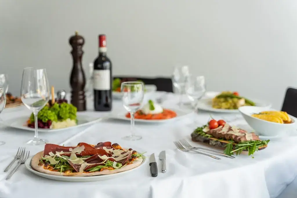 Grotto & Pizzeria da Elio_Lenzerheide_slider_image_3