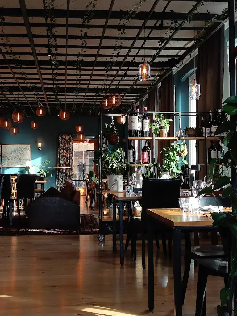 sahine lameire_Restaurant Saal_Lenzerheide_review