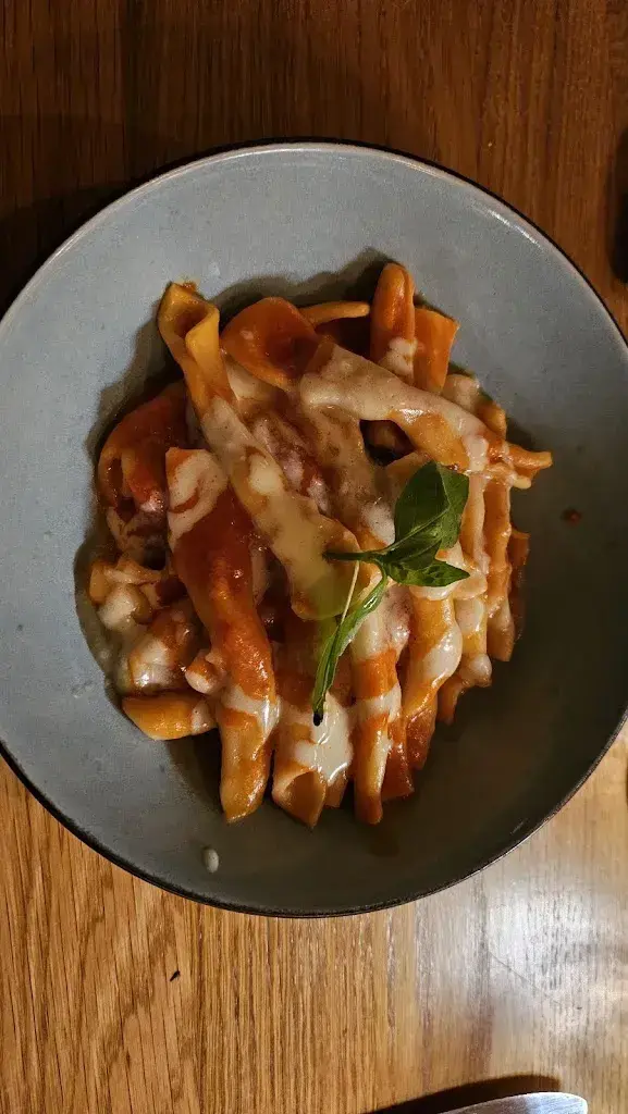 DjemoGraphic_Restaurant Saal_Lenzerheide_review