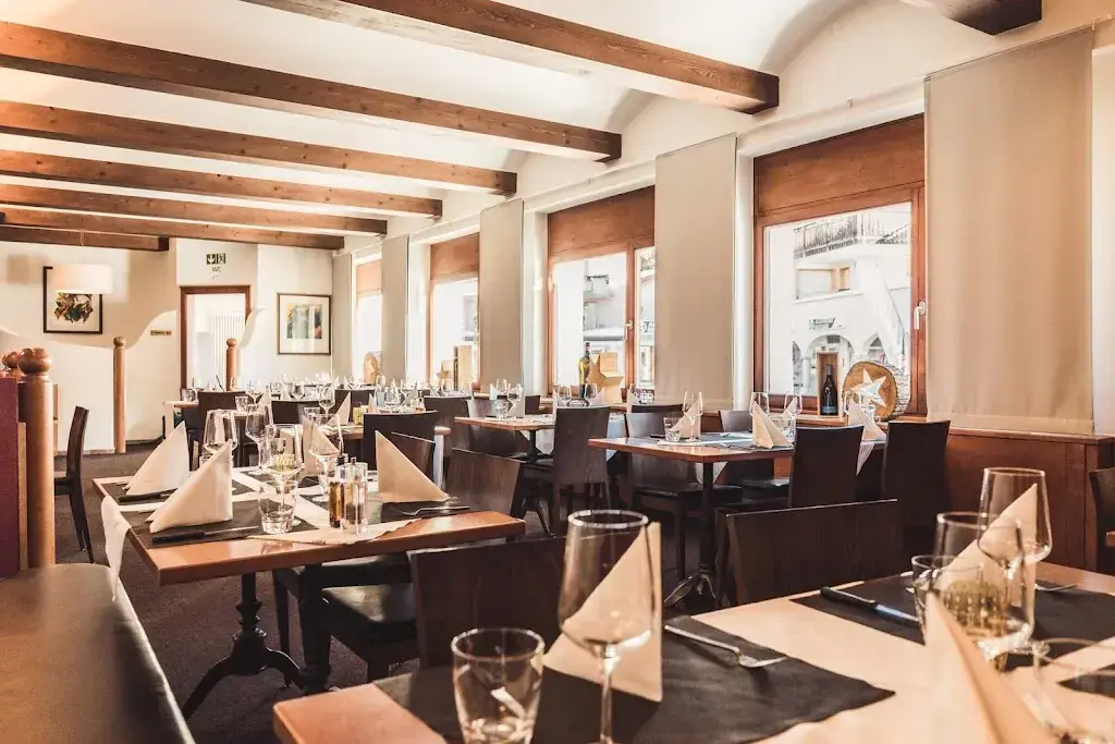 Pizzeria Posthotel restaurant à Valbella