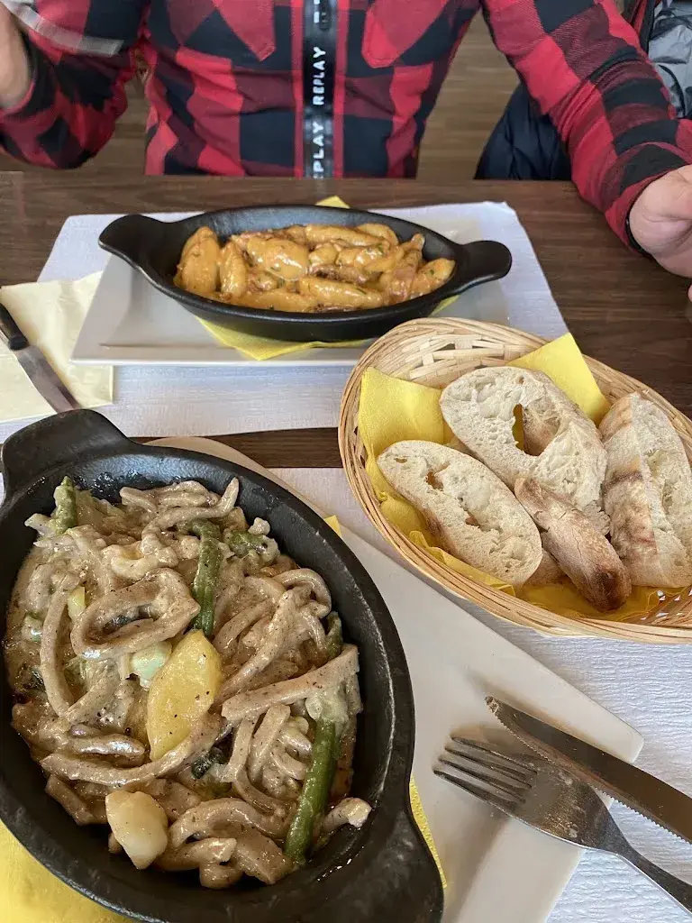 Amelia Me_Pizzeria Dafora_Cunter_review