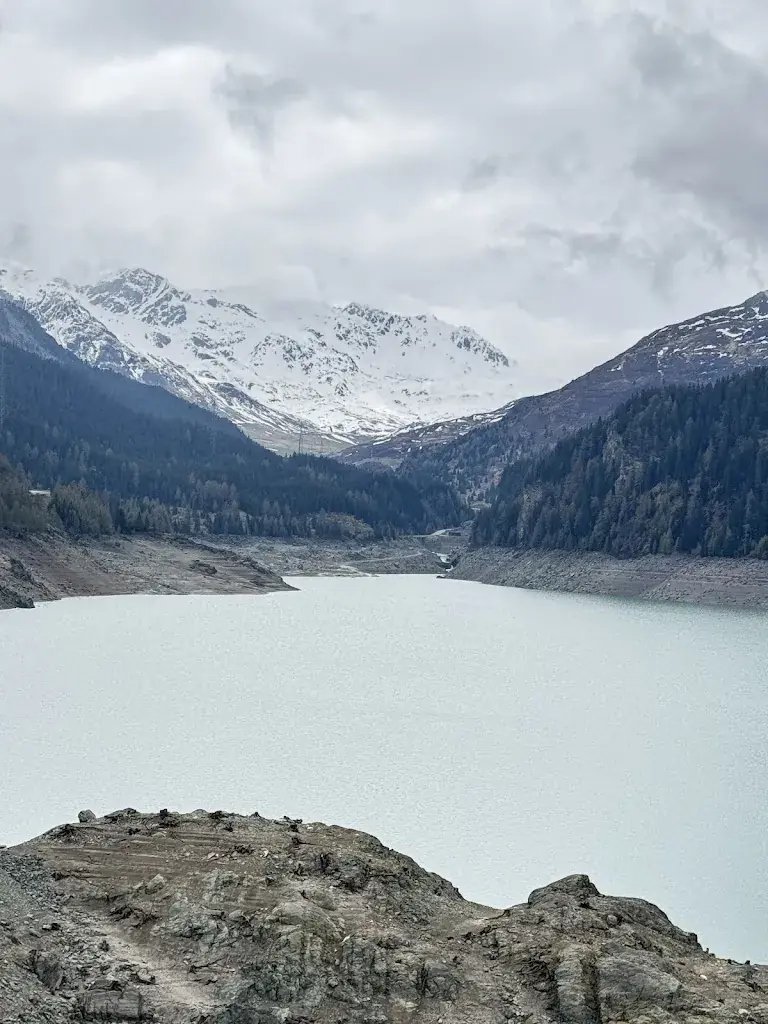 Dumitru Catalin Paduraru_Post Hotel Löwe | Hotel und Restaurant_Mulegns_review