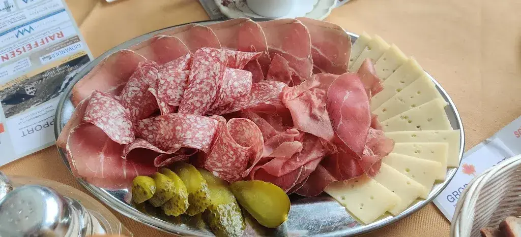 Max Hemmo_Restaurant Schmid_Latsch GR_review