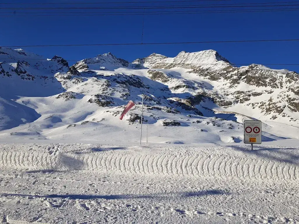 Preda-Bergün Schlittelabenteuer_Preda_slider_image_3