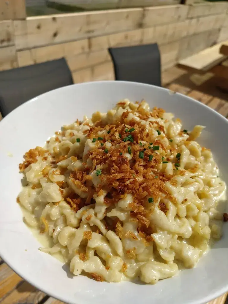 Restaurant und Camping Muntanela Radons restaurant in Radons