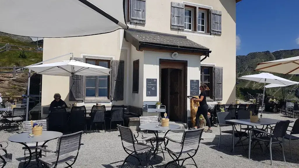 Casa Ristorante Belvedere restaurant in Alp Grüm