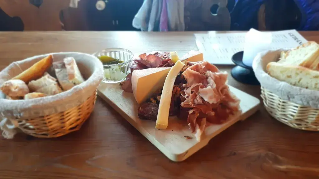 Casa Ristorante Belvedere_Alp Grüm_slider_image_3