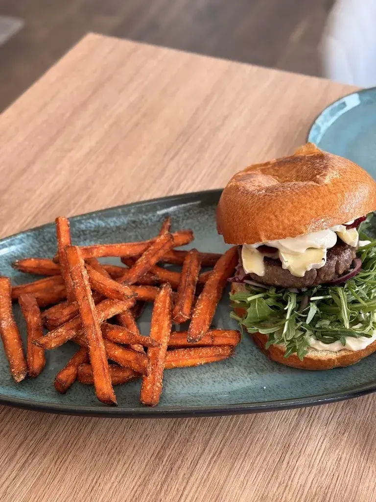 Lee P._Stani's Corner_Engelberg_review