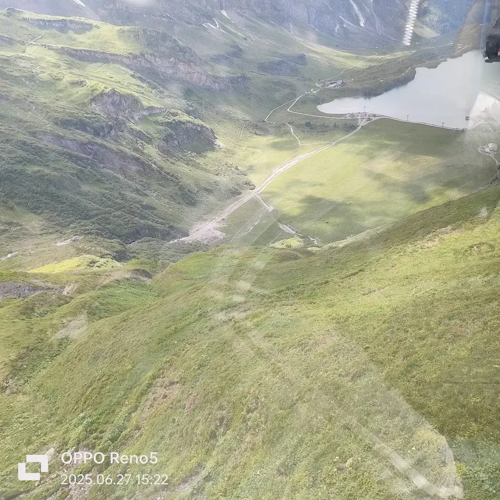 theresia ervi_Titlis Glacier Cave_Engelberg_review