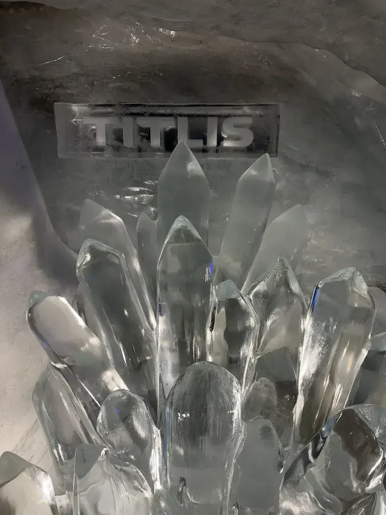 高嘉璐_Titlis Glacier Cave_Engelberg_review