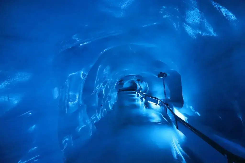 Titlis Glacier Cave_Engelberg_slider_image_1
