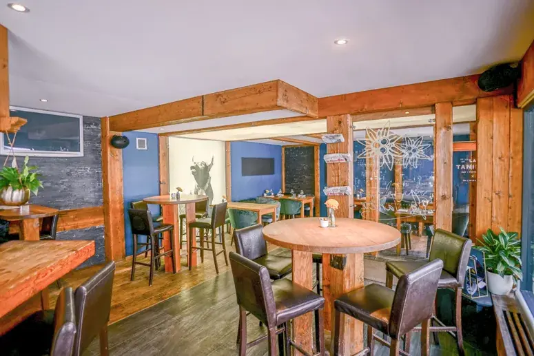 Café Restaurant La Tanière_Veysonnaz_slider_image_1