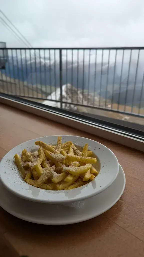 Sujay Sreekumar_Restaurant Piz Nair 10'000 feet_St Moritz_review