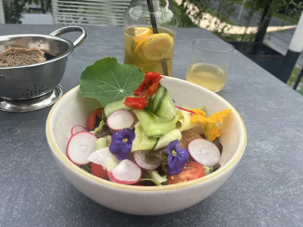 Juan Cuenca (Juan)_Ustria Bargaus_Sagogn_review