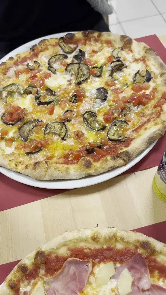 Azul Villarroel_La Pizzetta_La Tour-de-Peilz_review